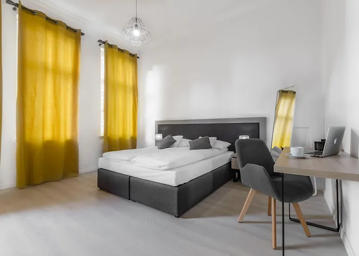 Platinum Aparthotel 4*